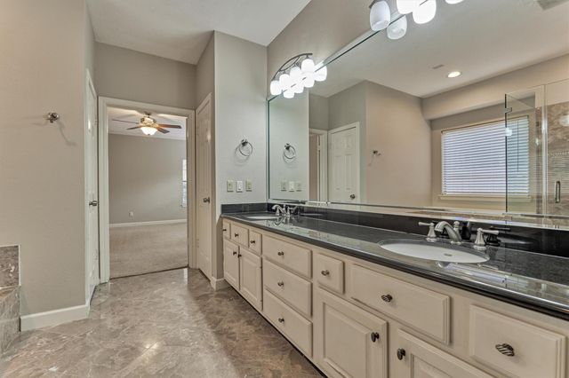 3 Amber Sky Place, The Woodlands, TX 77381