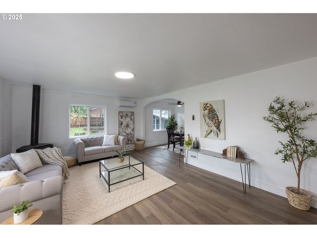 445 Sw MILL St, Sheridan, OR 97378