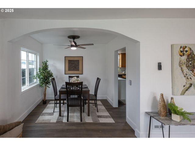 445 Sw MILL St, Sheridan, OR 97378