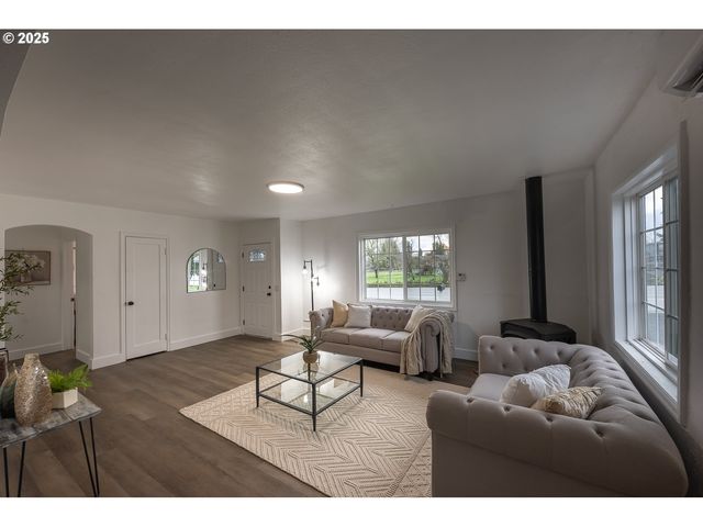 445 Sw MILL St, Sheridan, OR 97378