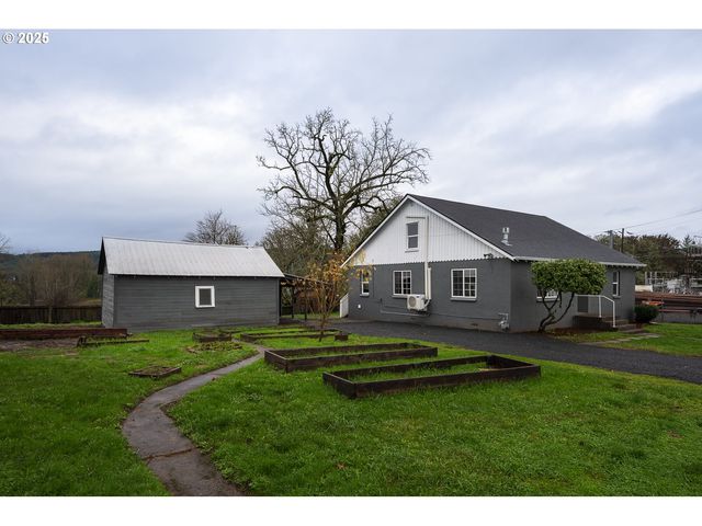 445 Sw MILL St, Sheridan, OR 97378