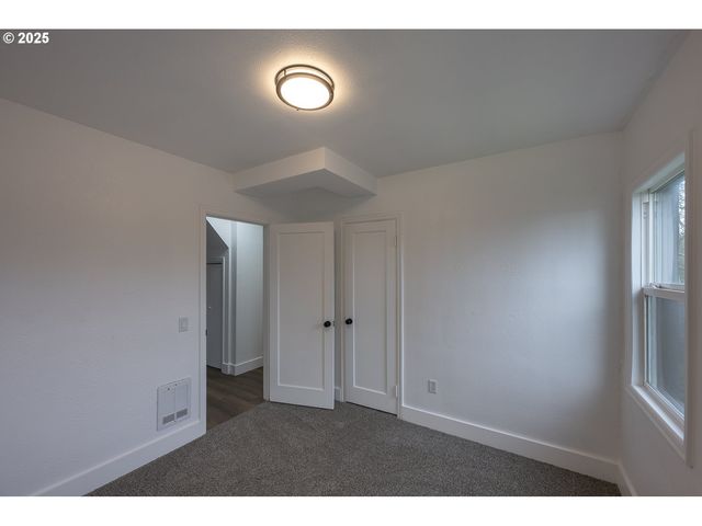 445 Sw MILL St, Sheridan, OR 97378