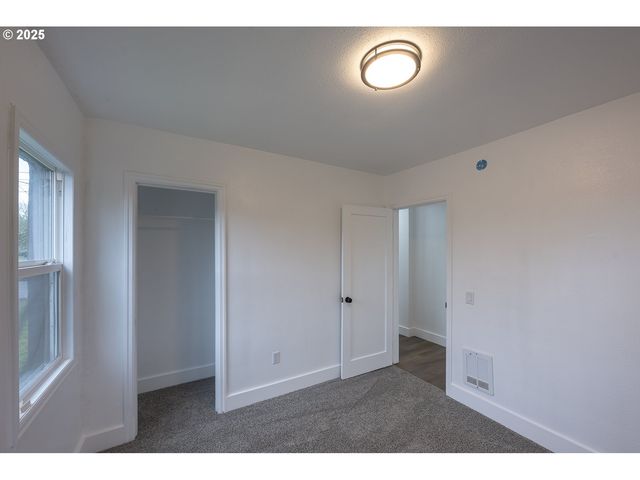 445 Sw MILL St, Sheridan, OR 97378