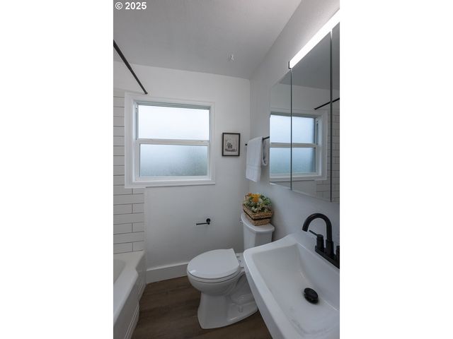 445 Sw MILL St, Sheridan, OR 97378