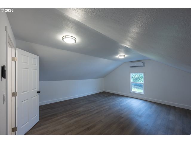 445 Sw MILL St, Sheridan, OR 97378