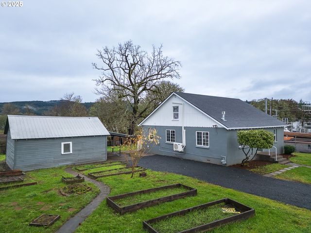 445 Sw MILL St, Sheridan, OR 97378