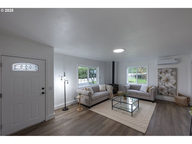 445 Sw MILL St, Sheridan, OR 97378