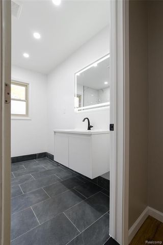 16629 Baylis Street, Detroit, MI 48221