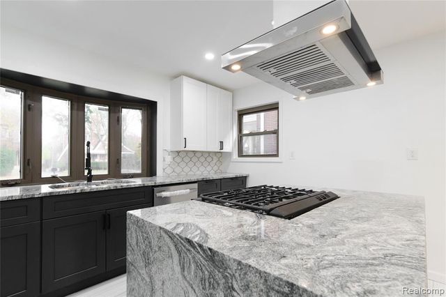 16629 Baylis Street, Detroit, MI 48221