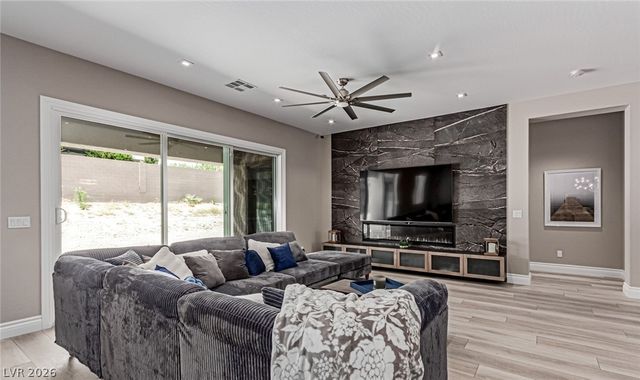 2669 Pioneer Estates Court, Las Vegas, NV 89117