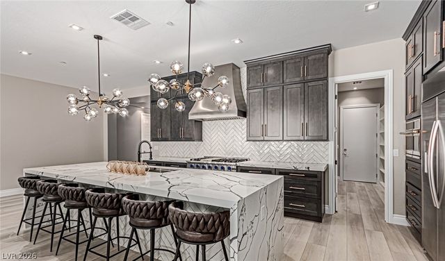 2669 Pioneer Estates Court, Las Vegas, NV 89117