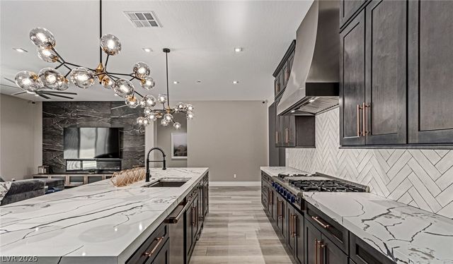 2669 Pioneer Estates Court, Las Vegas, NV 89117