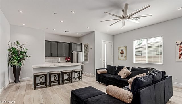 2669 Pioneer Estates Court, Las Vegas, NV 89117