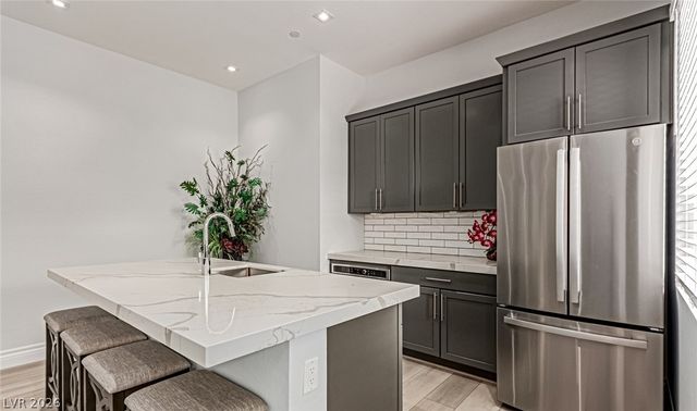 2669 Pioneer Estates Court, Las Vegas, NV 89117