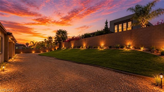 2669 Pioneer Estates Court, Las Vegas, NV 89117