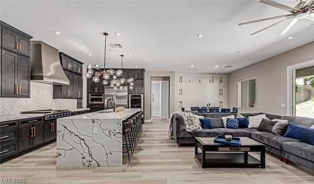 2669 Pioneer Estates Court, Las Vegas, NV 89117