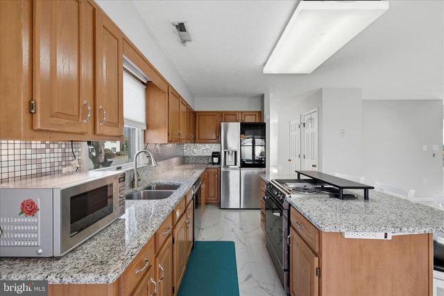 100 KARAKUL CT, Stephens City, VA 22655