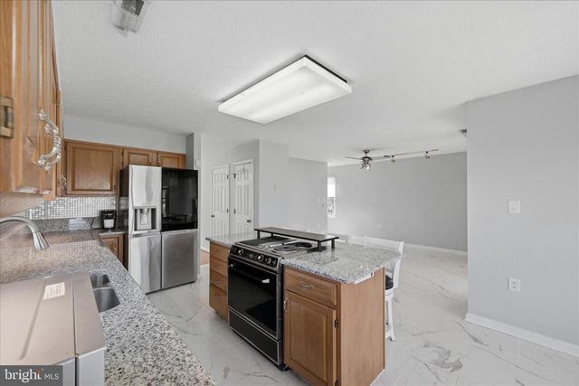 100 KARAKUL CT, Stephens City, VA 22655