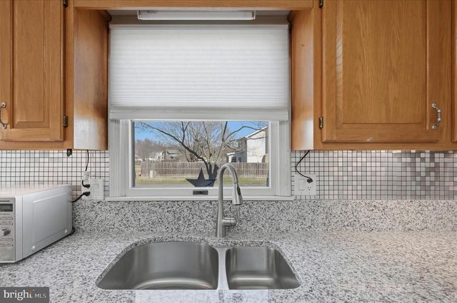 100 KARAKUL CT, Stephens City, VA 22655