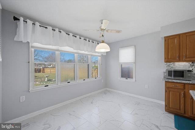 100 KARAKUL CT, Stephens City, VA 22655