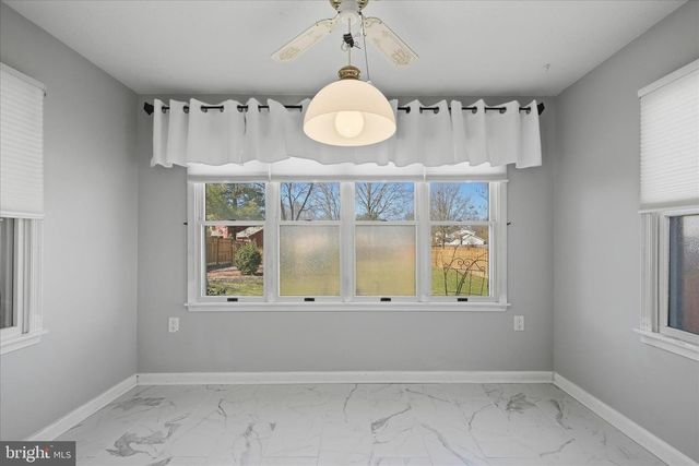 100 KARAKUL CT, Stephens City, VA 22655