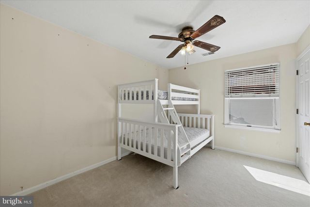 100 KARAKUL CT, Stephens City, VA 22655