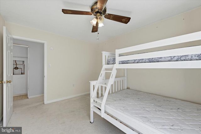 100 KARAKUL CT, Stephens City, VA 22655