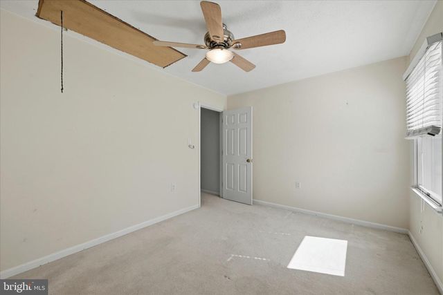 100 KARAKUL CT, Stephens City, VA 22655