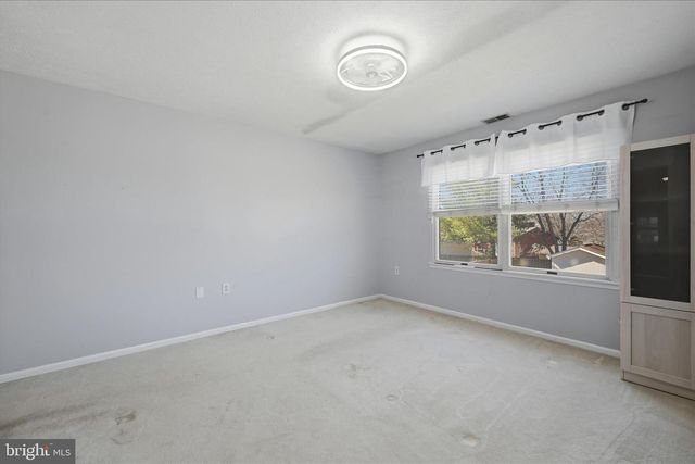 100 KARAKUL CT, Stephens City, VA 22655