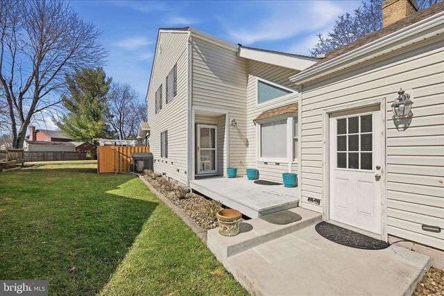 100 KARAKUL CT, Stephens City, VA 22655