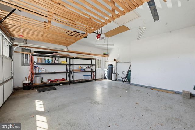 100 KARAKUL CT, Stephens City, VA 22655