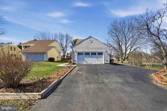 100 KARAKUL CT, Stephens City, VA 22655