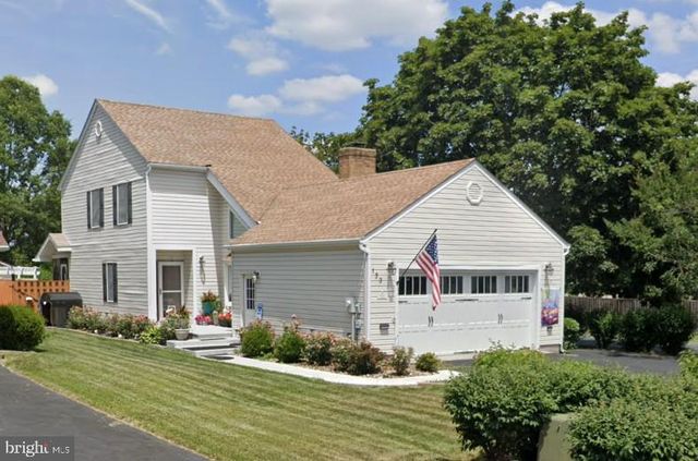 100 KARAKUL CT, Stephens City, VA 22655