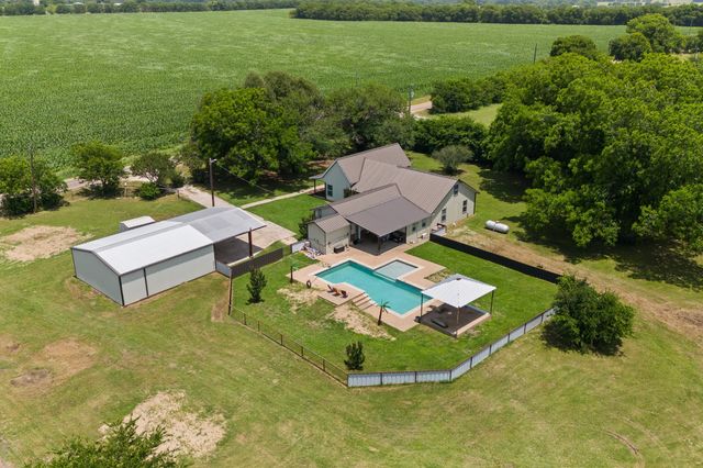 11240 County Road 102, Grandview, TX 76050