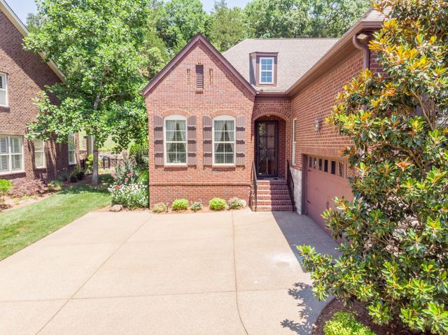 129 Tara Ln, Goodlettsville, TN 37072