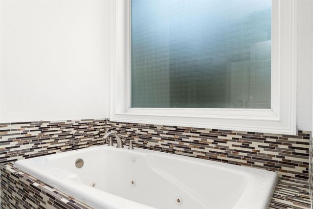 20 Las Navas Lane, Hot Springs Village, AR 71909