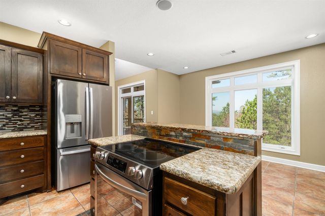 20 Las Navas Lane, Hot Springs Village, AR 71909