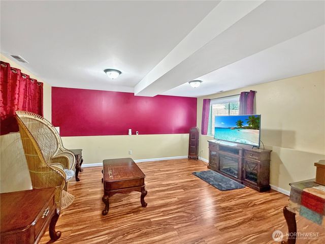 5319 E E Street, Tacoma, WA 98404