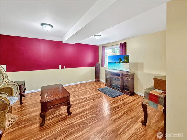 5319 E E Street, Tacoma, WA 98404