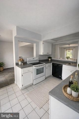 11 S TURNBERRY DR, Dover, DE 19904