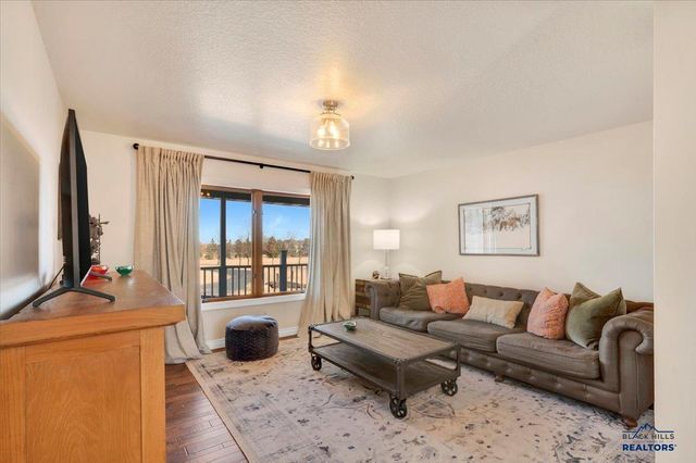 3035 MEADOW LN, Spearfish, SD 57783