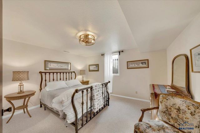 3035 MEADOW LN, Spearfish, SD 57783