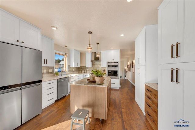 3035 MEADOW LN, Spearfish, SD 57783