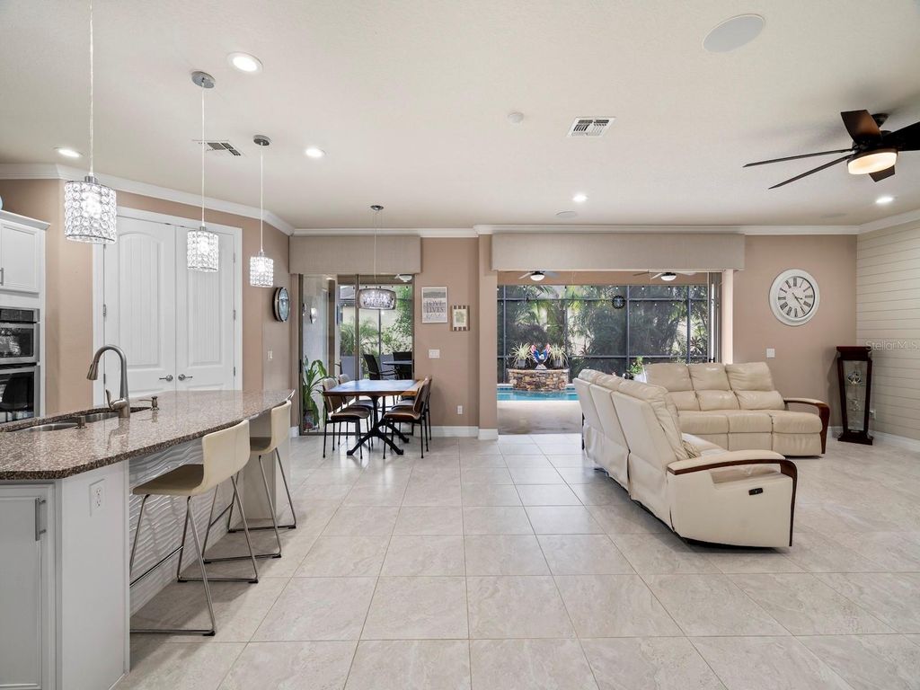 Image 11 of property listing at 2618 MEAD AVENUE, St Cloud, FL 34771