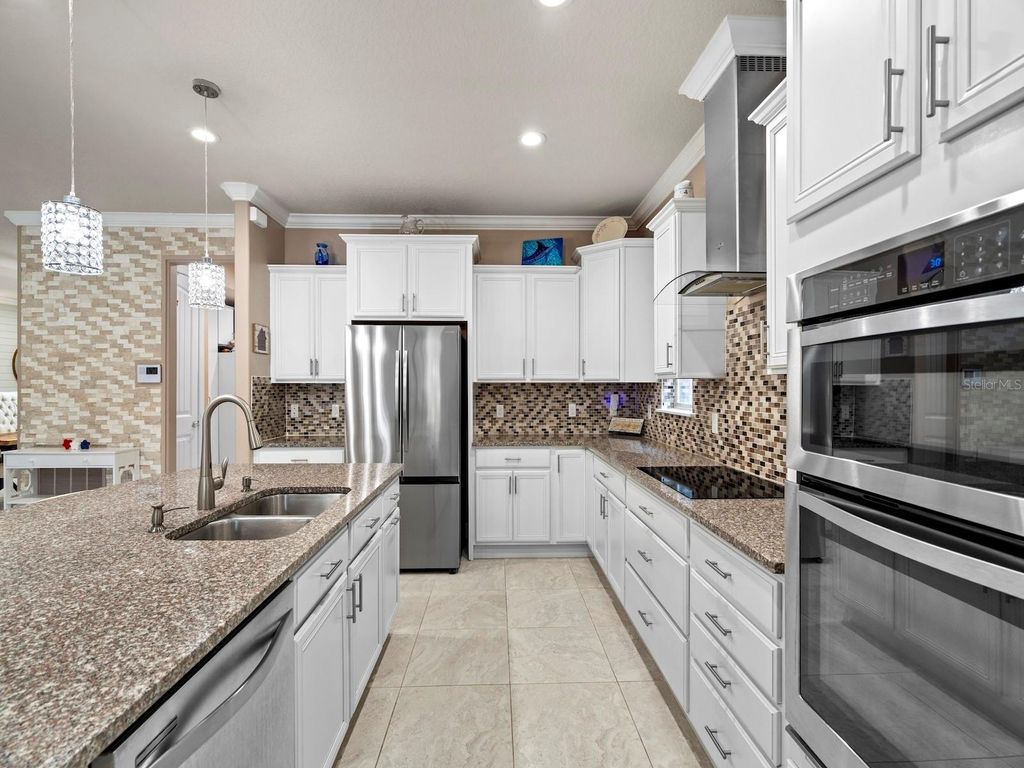 Image 14 of property listing at 2618 MEAD AVENUE, St Cloud, FL 34771