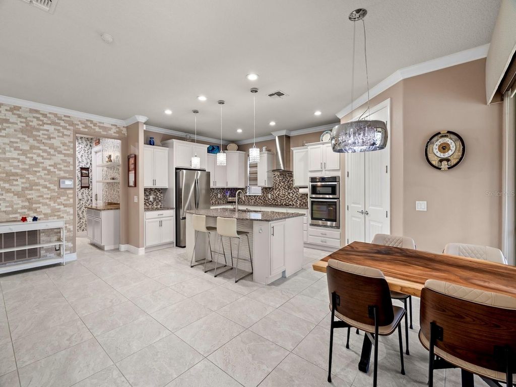 Image 16 of property listing at 2618 MEAD AVENUE, St Cloud, FL 34771