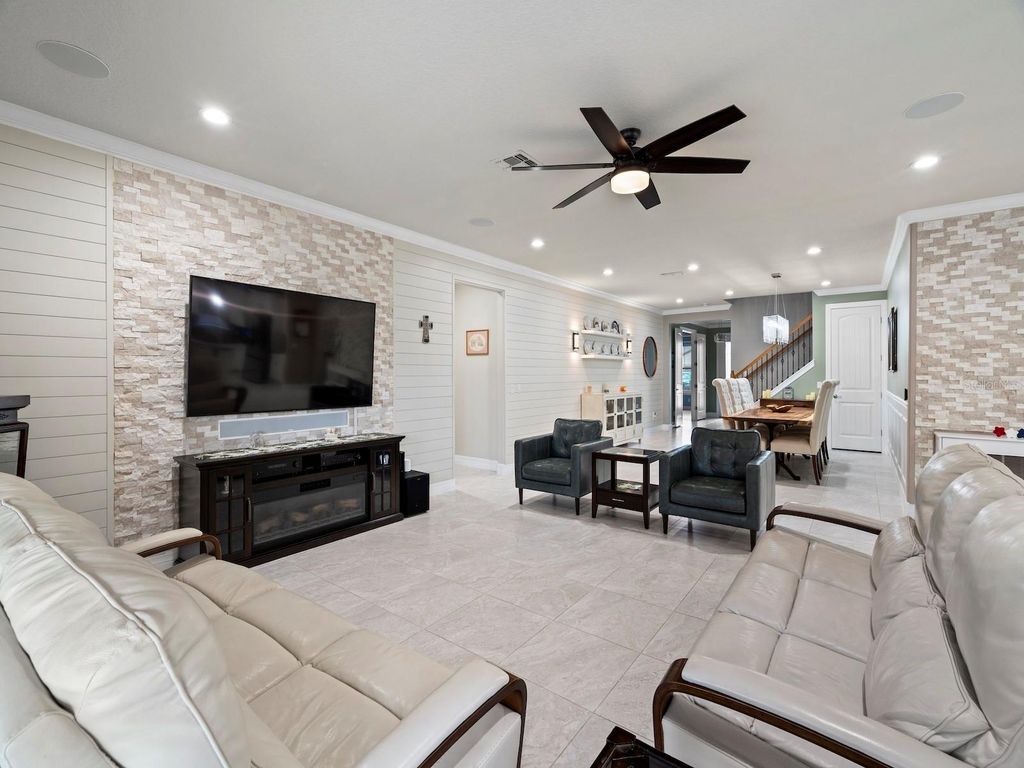 Image 10 of property listing at 2618 MEAD AVENUE, St Cloud, FL 34771