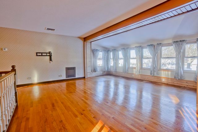 119 Oakridge St., Chicopee, MA 01020