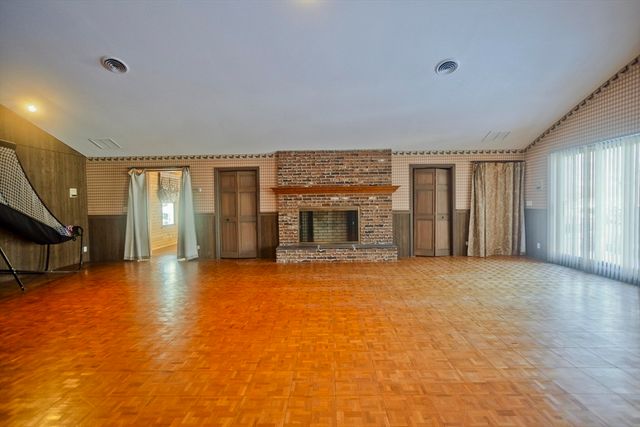 119 Oakridge St., Chicopee, MA 01020