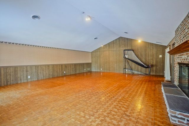 119 Oakridge St., Chicopee, MA 01020